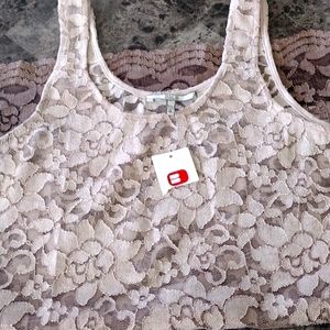 Buckle tank lace